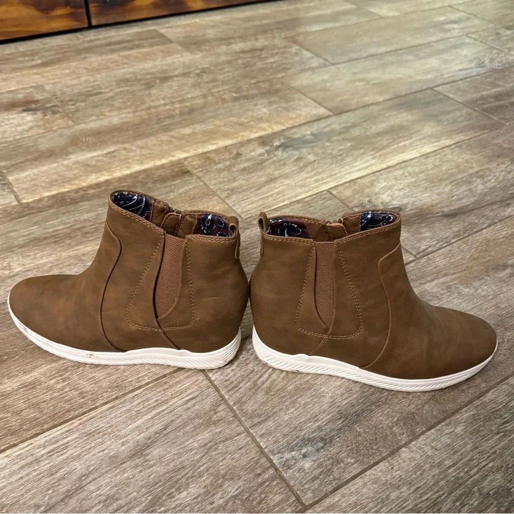 Booties - Picture 4 of 7